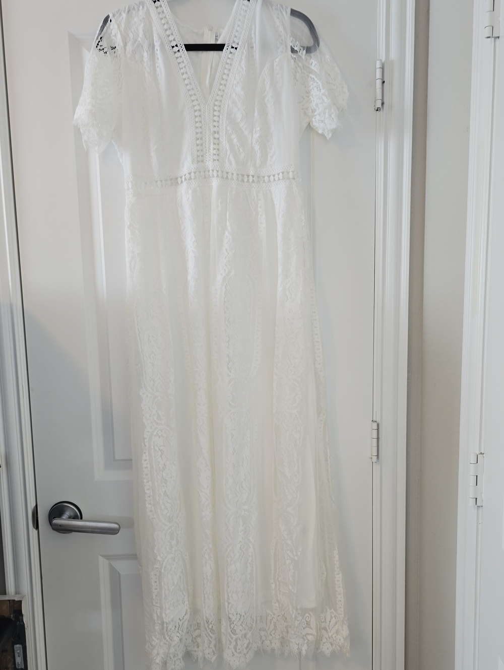 Elegant White Lace Maxi Dress - Brand: UNKNOWN